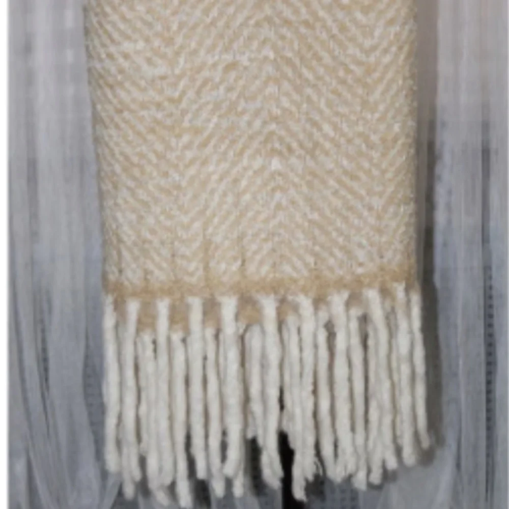 West Elm Brushed Faux Mohair Throw. Sz. 50